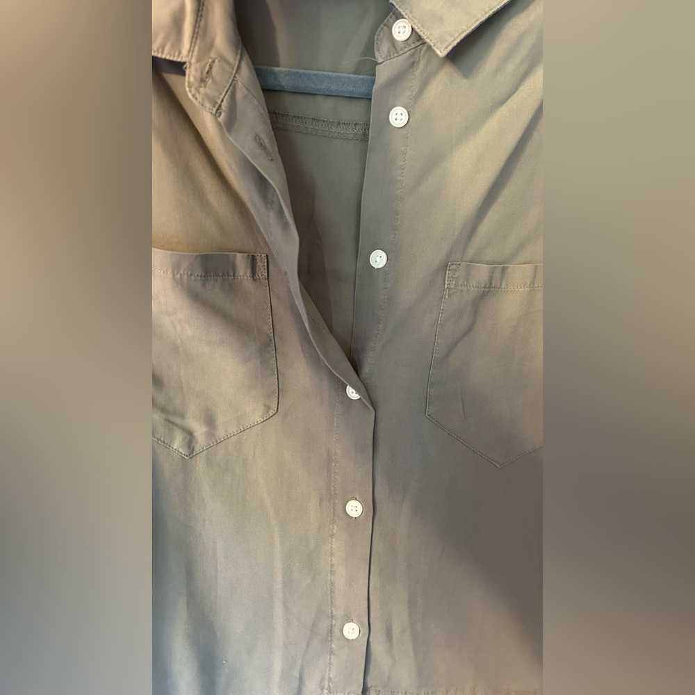 Women’s Cropped Button Down - Picture 2 of 5